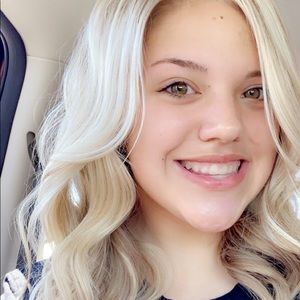 Meet your Posher, Alexis